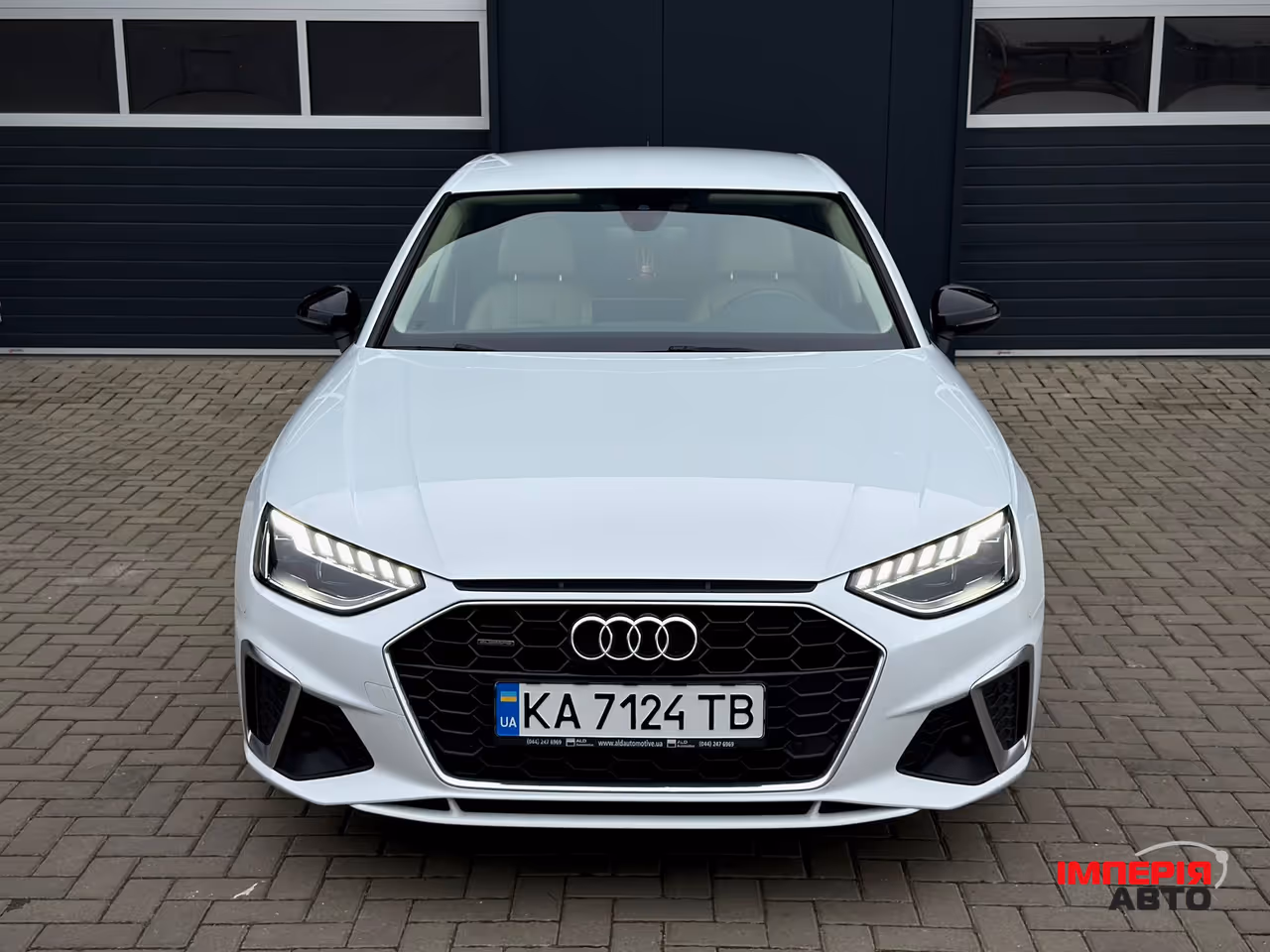 Audi A4 - фото 5