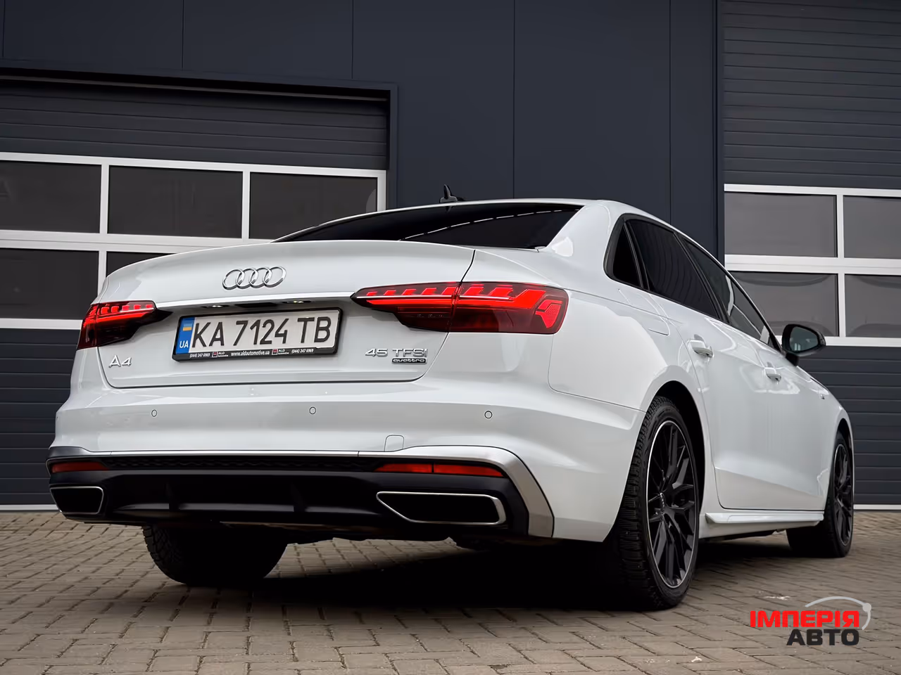 Audi A4 - фото 14