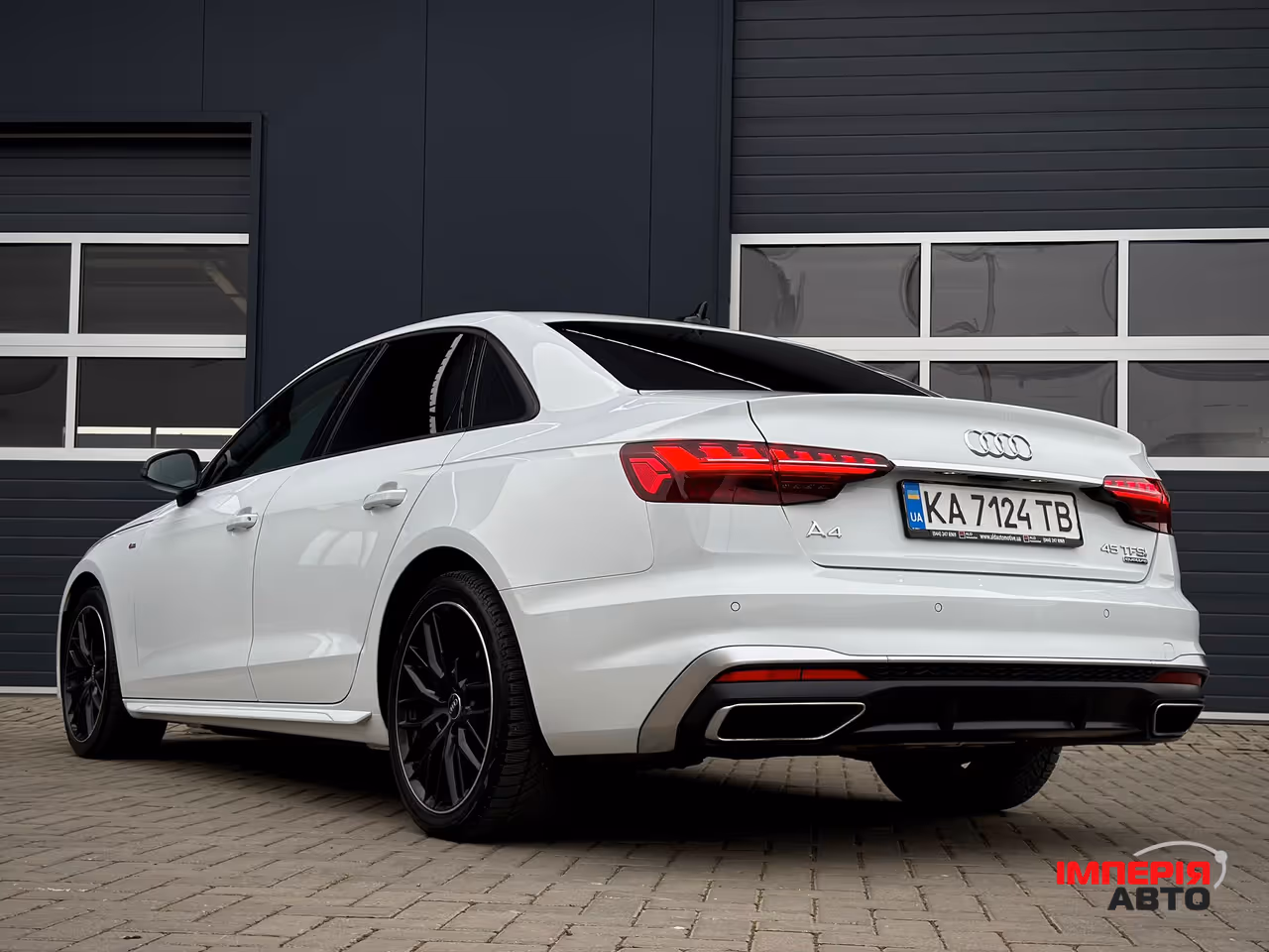 Audi A4 - фото 20