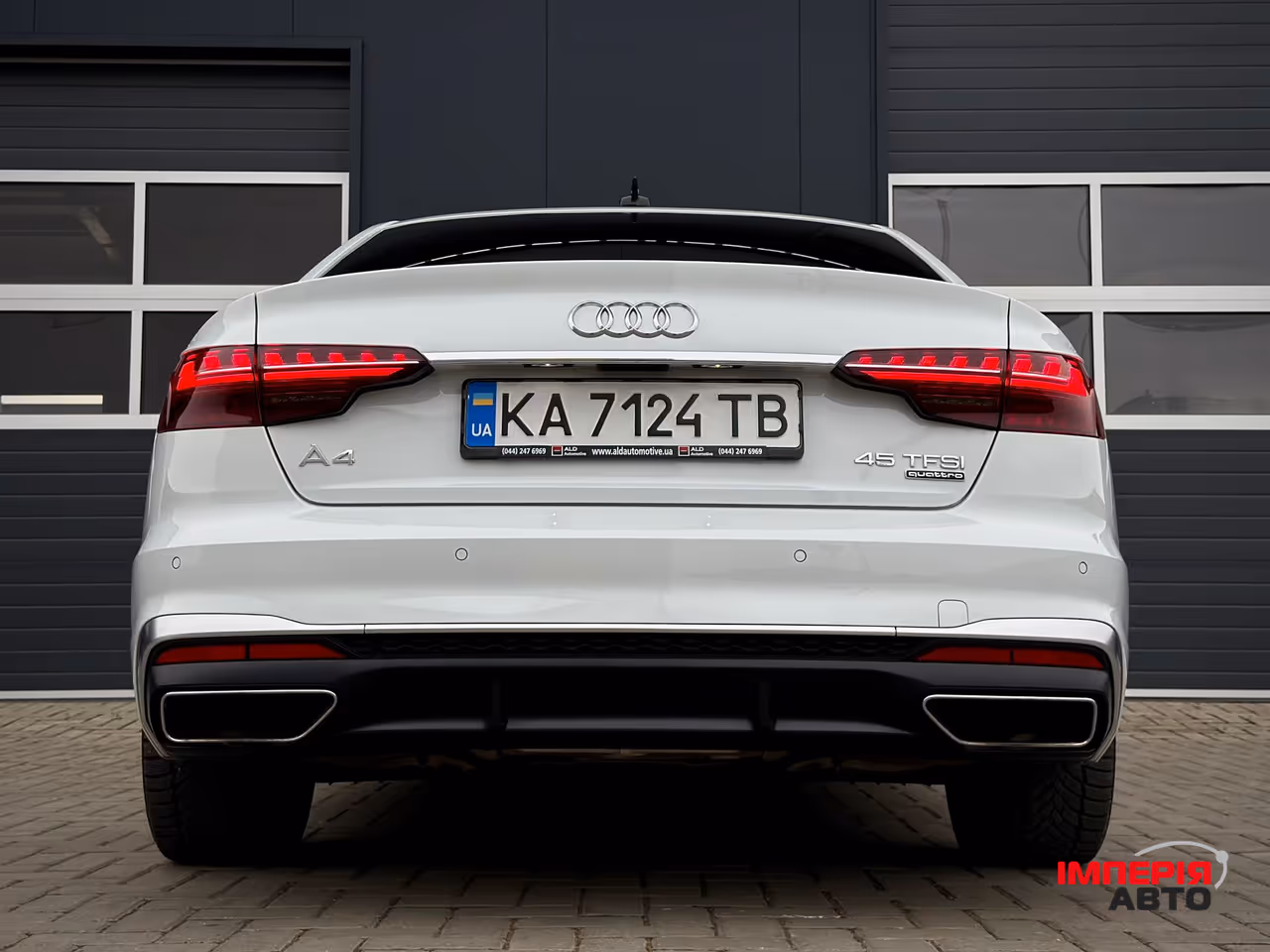 Audi A4 - фото 16