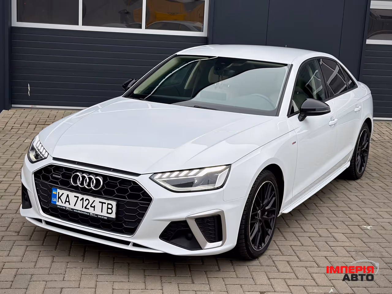 Audi A4 - фото 3
