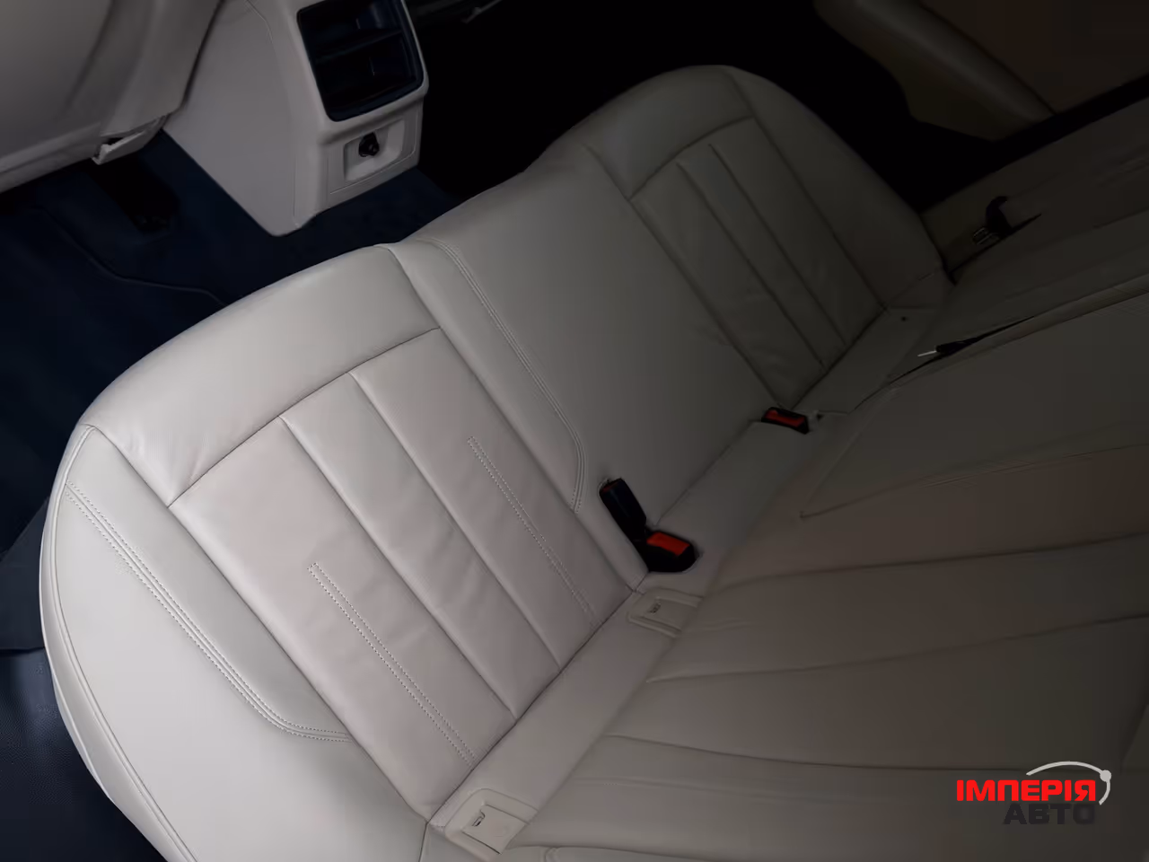 Audi A4 - фото 29