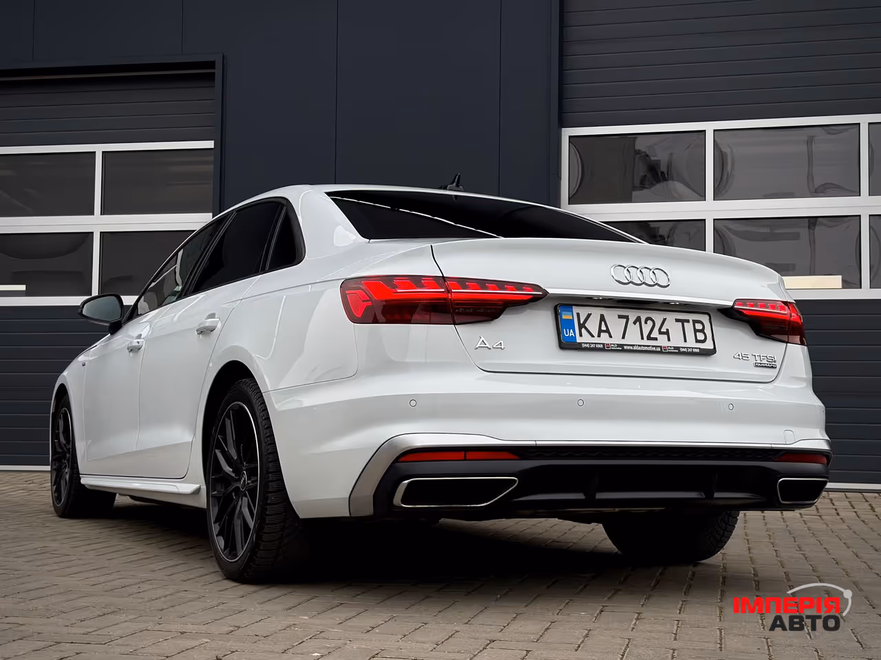 Audi A4 - фото 18
