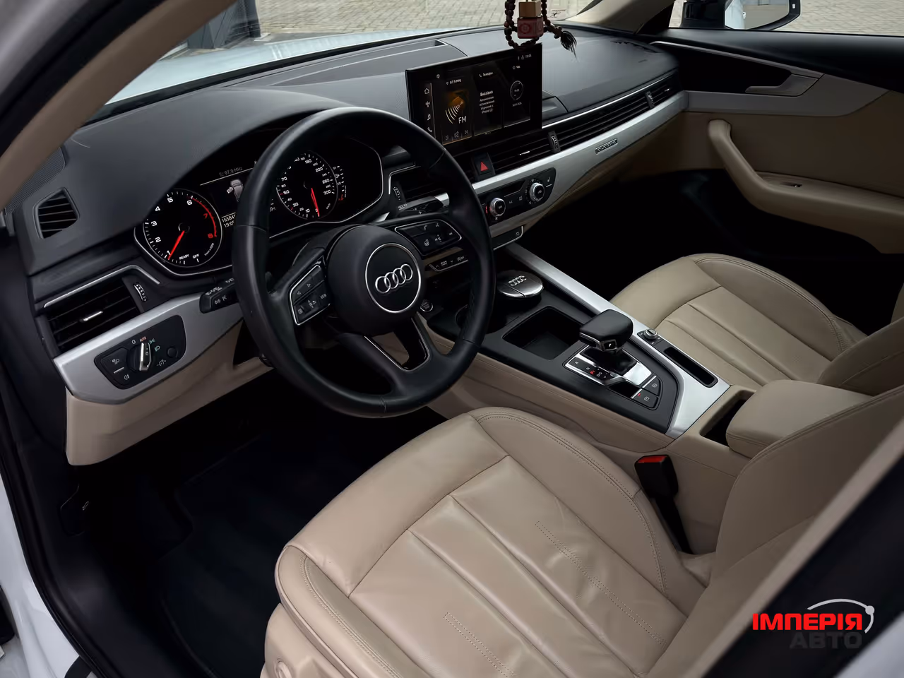 Audi A4 - фото 22