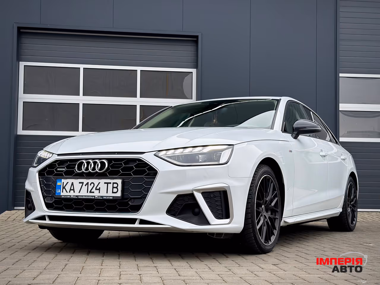 Audi A4 - фото 4
