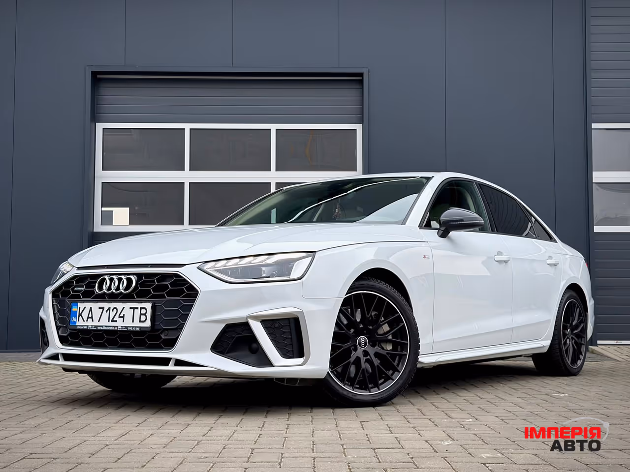 Audi A4 - фото 2