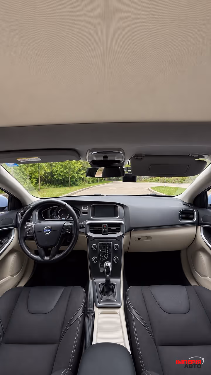 Volvo V40 - фото 10