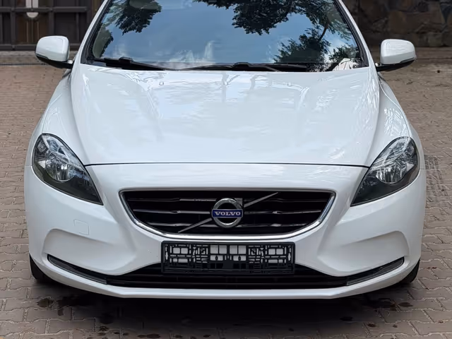 Volvo V40 - зображення 2