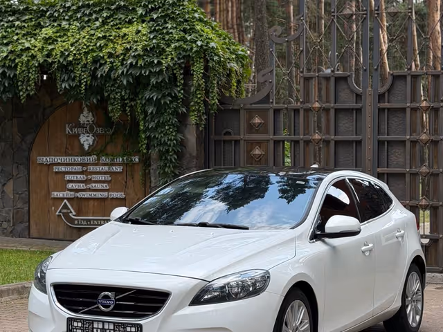 Volvo V40 - зображення 3