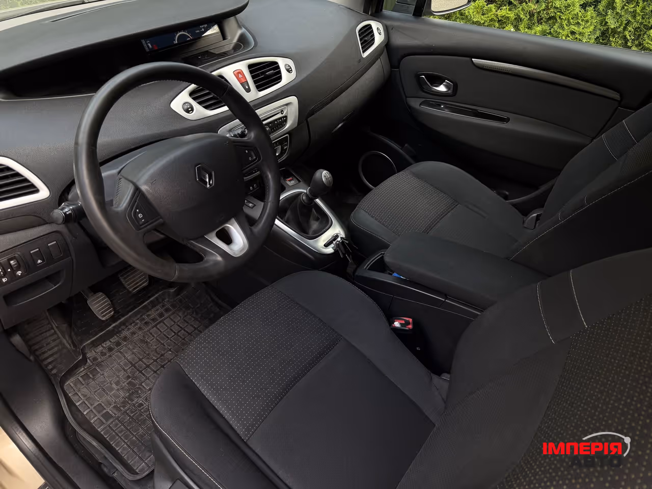 Renault Scenic - фото 24