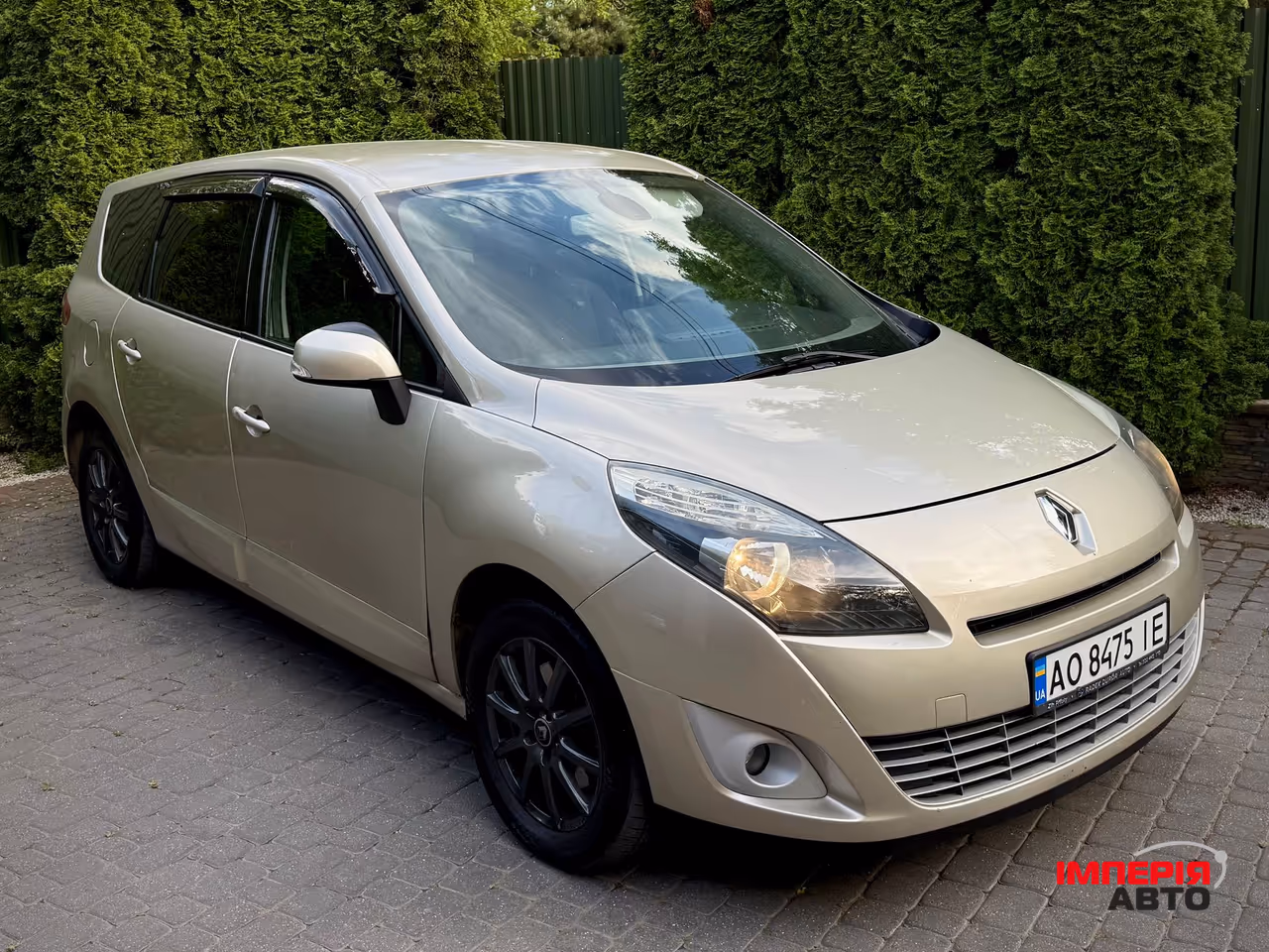 Renault Scenic - фото 9