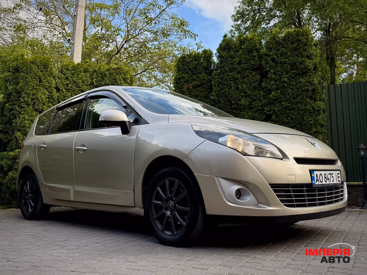 Renault Scenic - фото 10