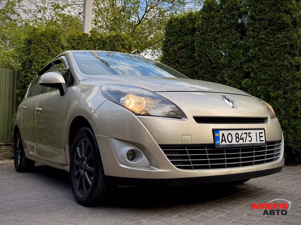 Renault Scenic - фото 8