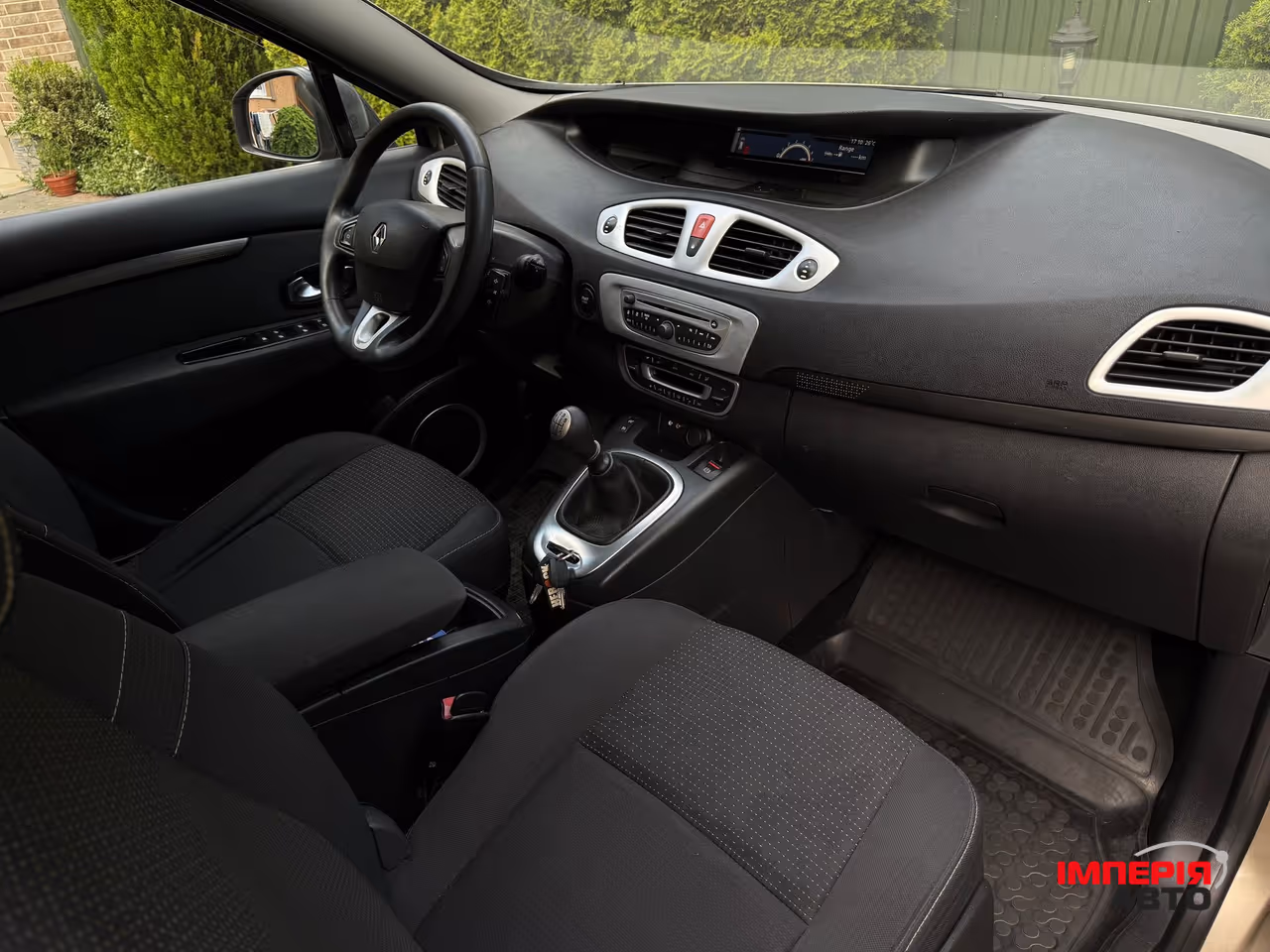 Renault Scenic - фото 29