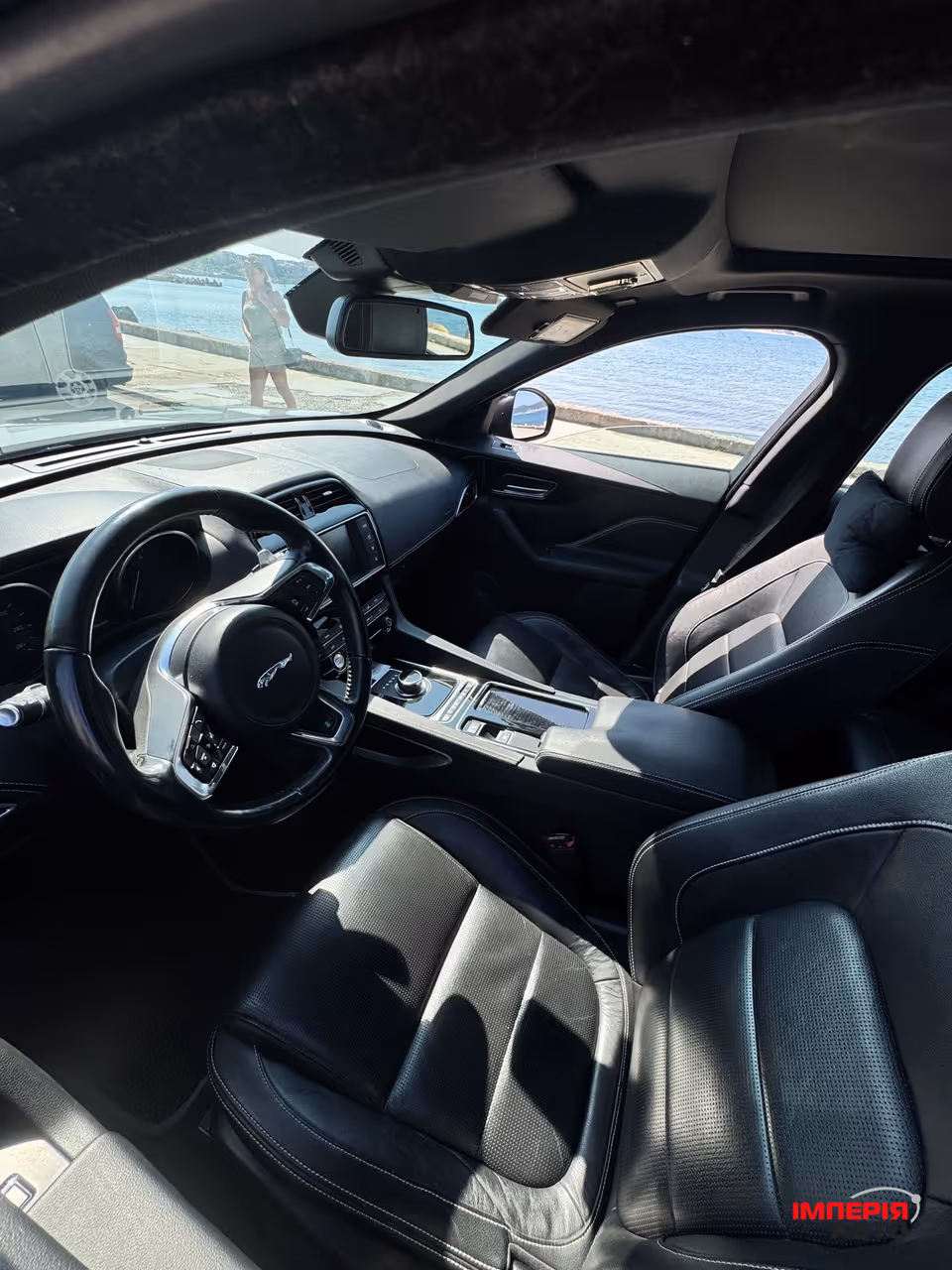 Jaguar F-Pace - фото 15