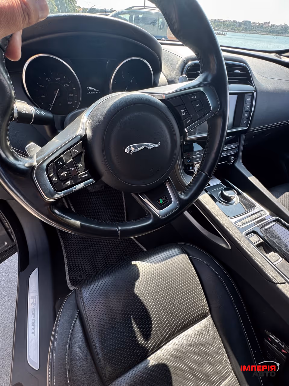 Jaguar F-Pace - фото 20