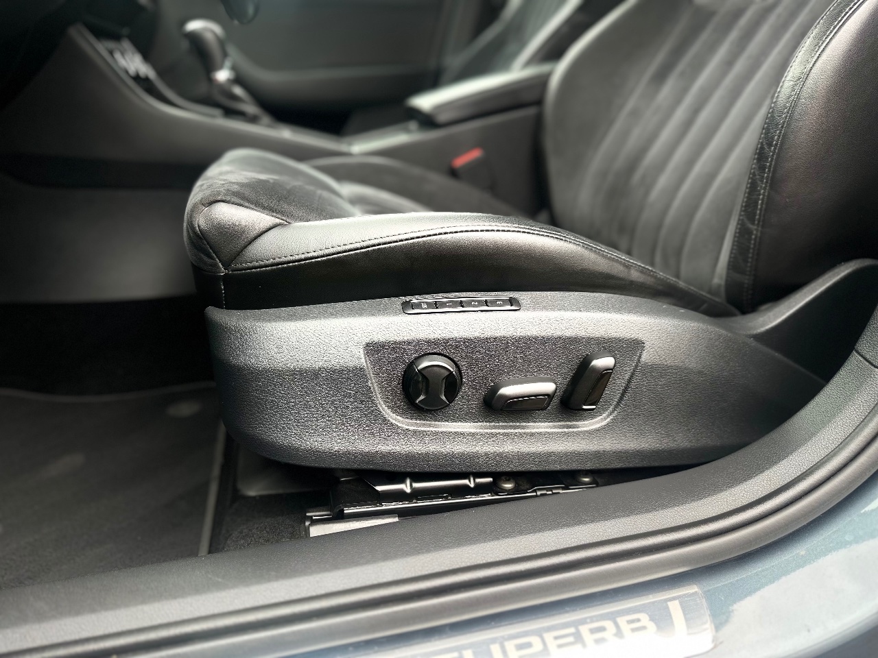 Skoda Superb - фото 24