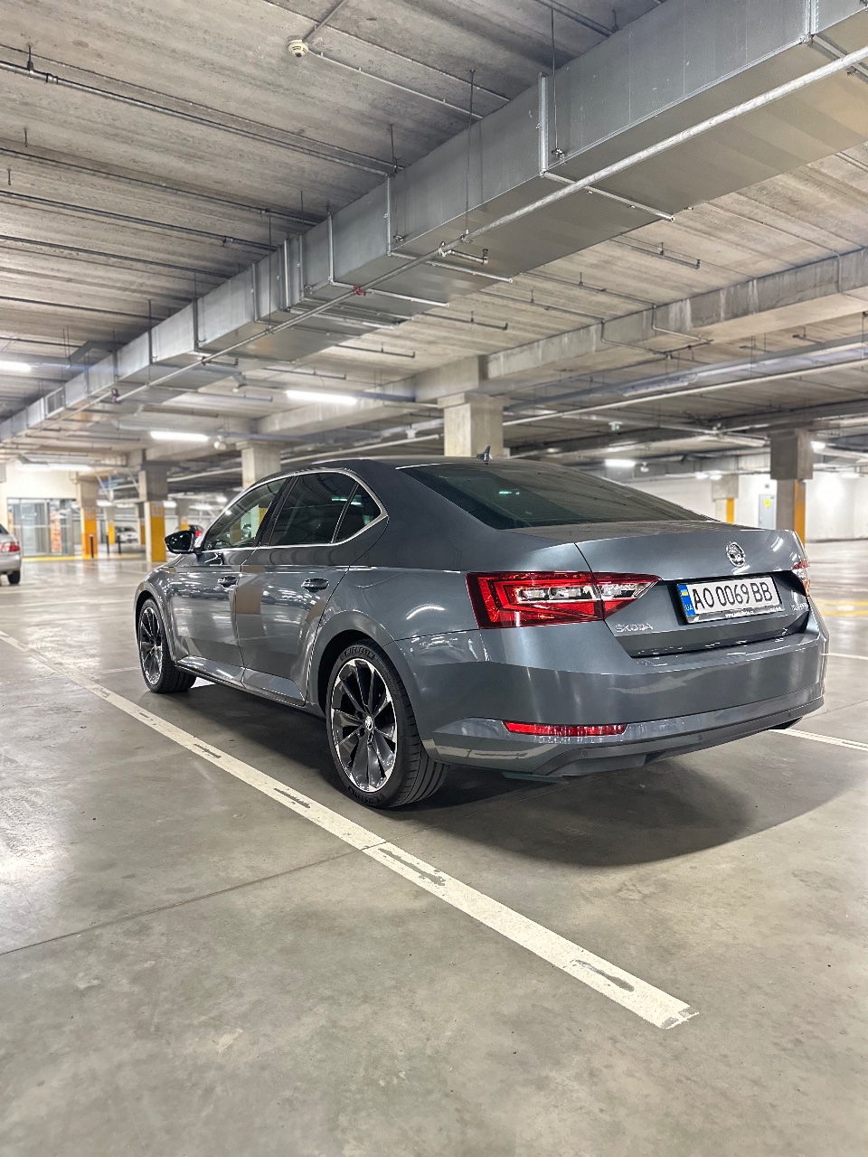 Skoda Superb - фото 8