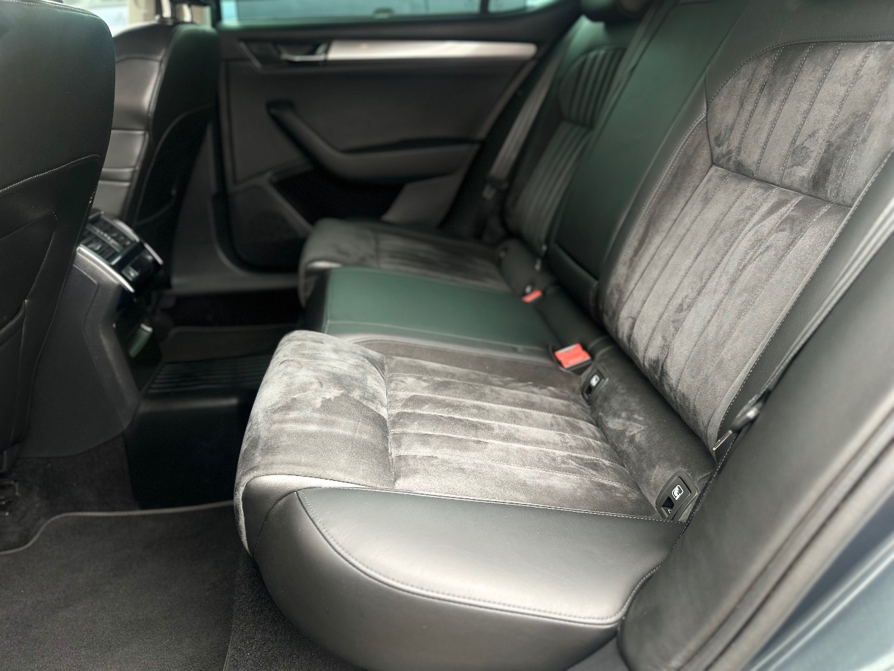 Skoda Superb - фото 23