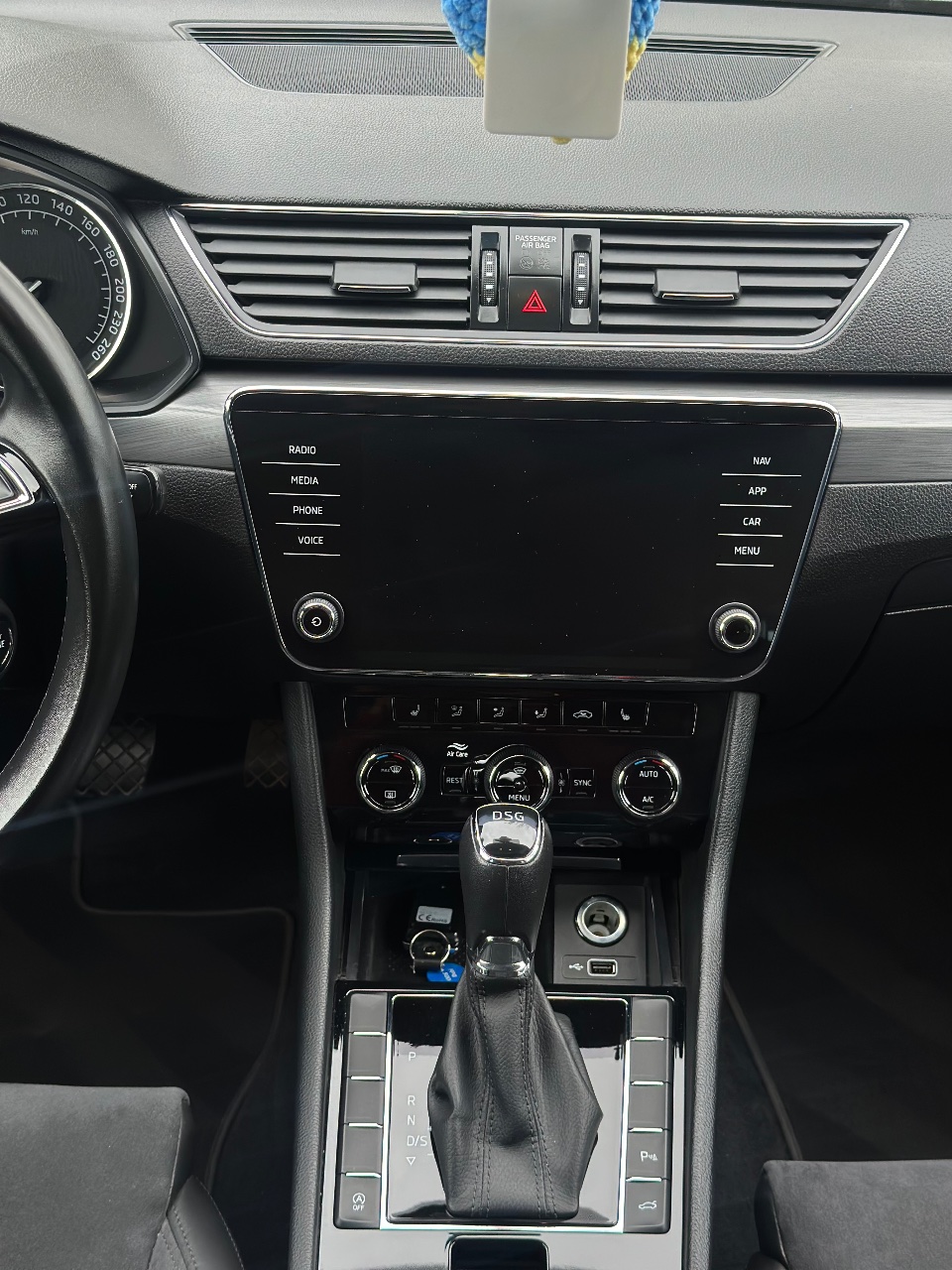 Skoda Superb - фото 15