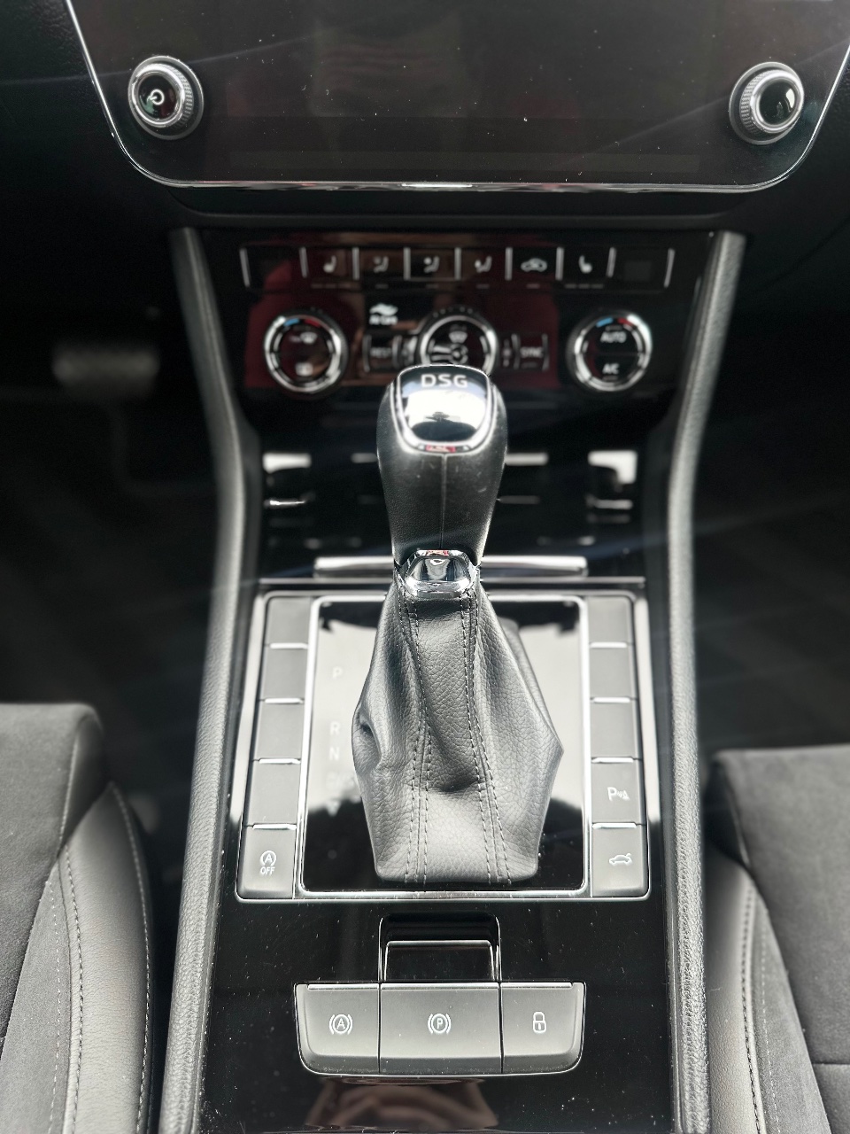 Skoda Superb - фото 13