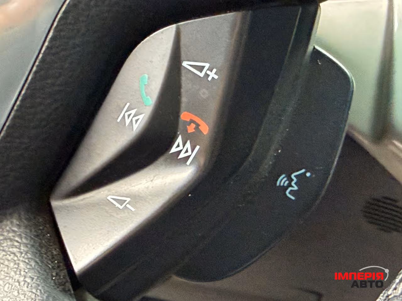 Ford C-MAX - фото 25
