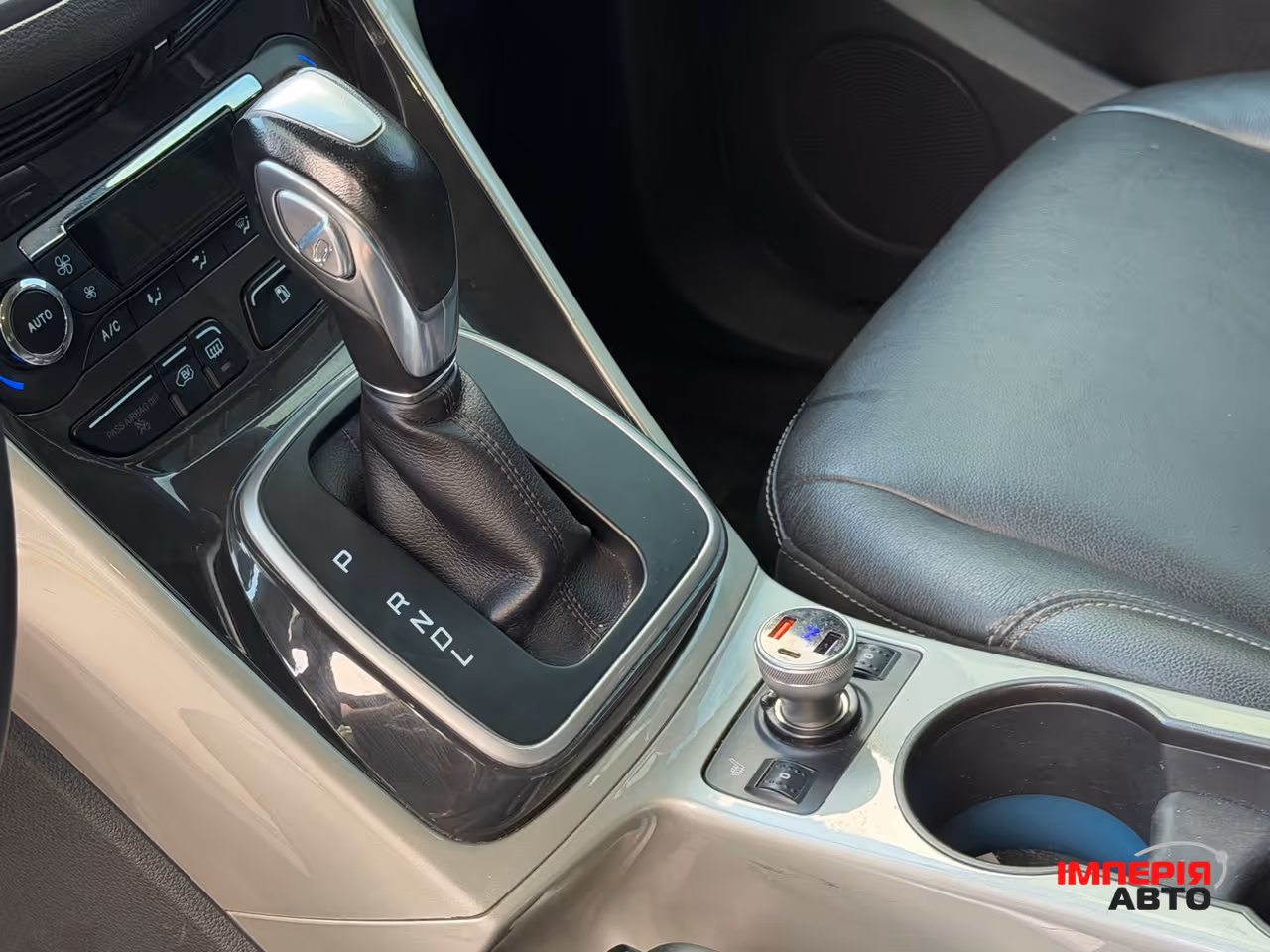 Ford C-MAX - фото 18