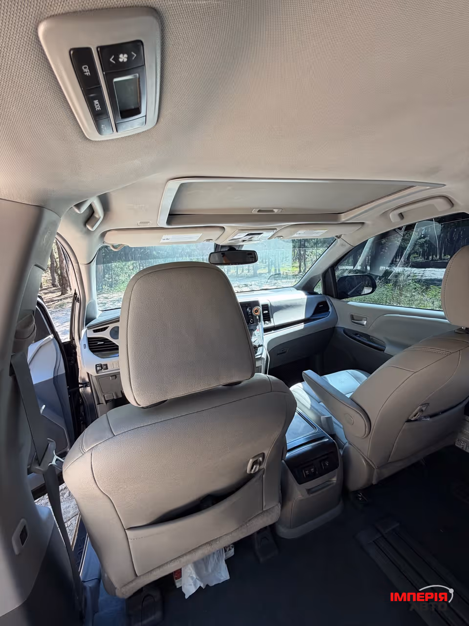 Toyota Sienna - фото 9