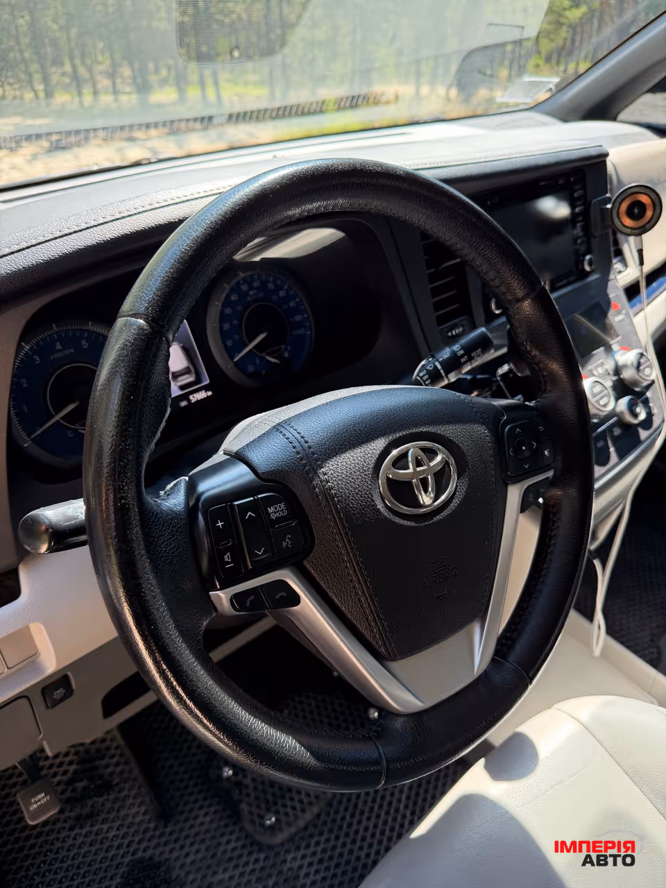 Toyota Sienna - фото 15