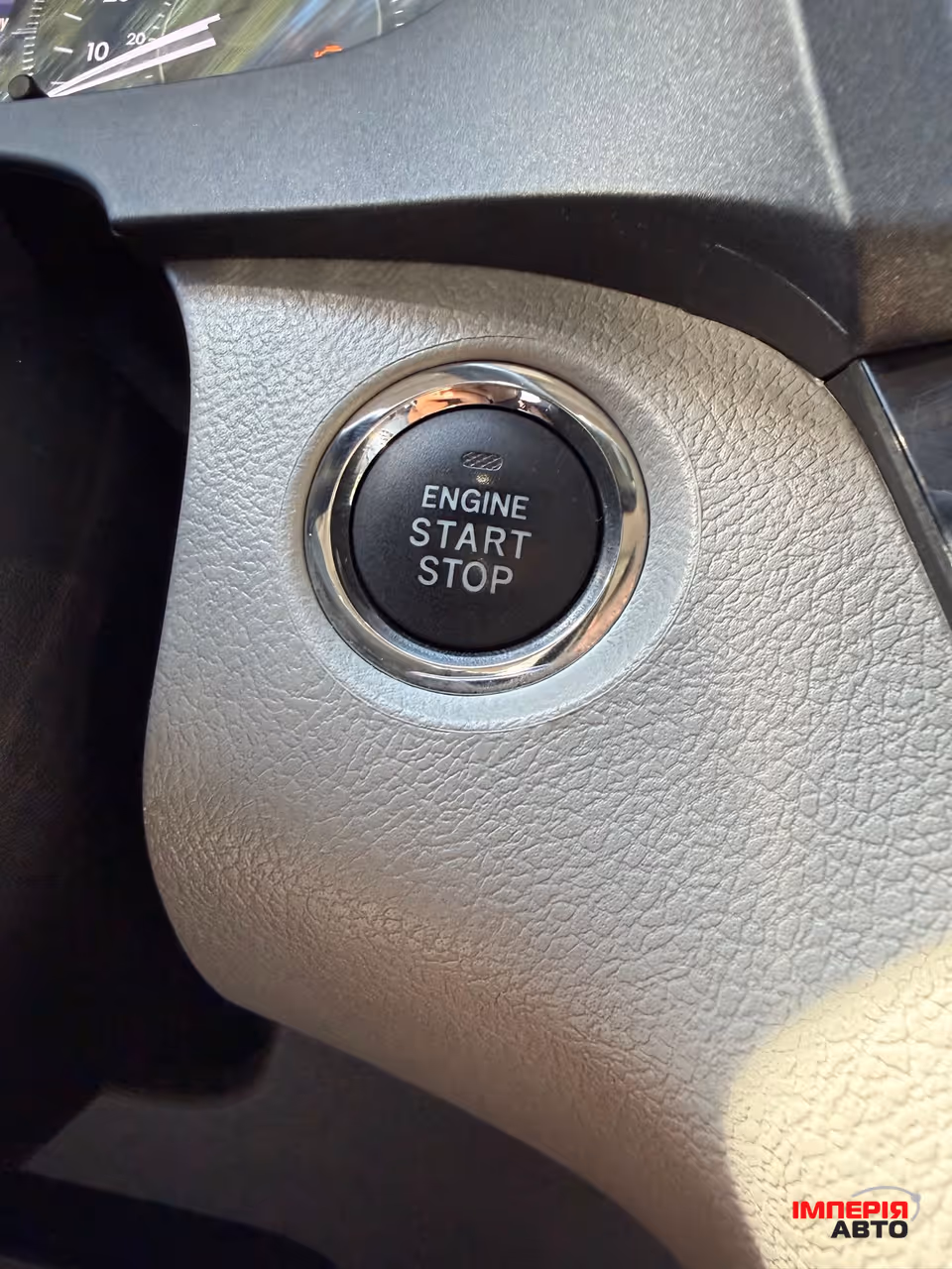 Toyota Sienna - фото 6
