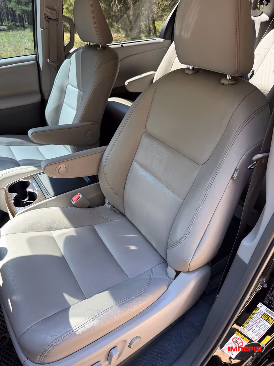 Toyota Sienna - фото 13