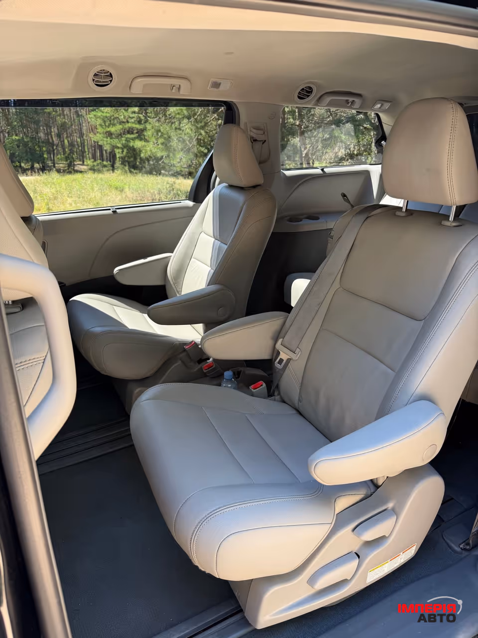 Toyota Sienna - фото 11