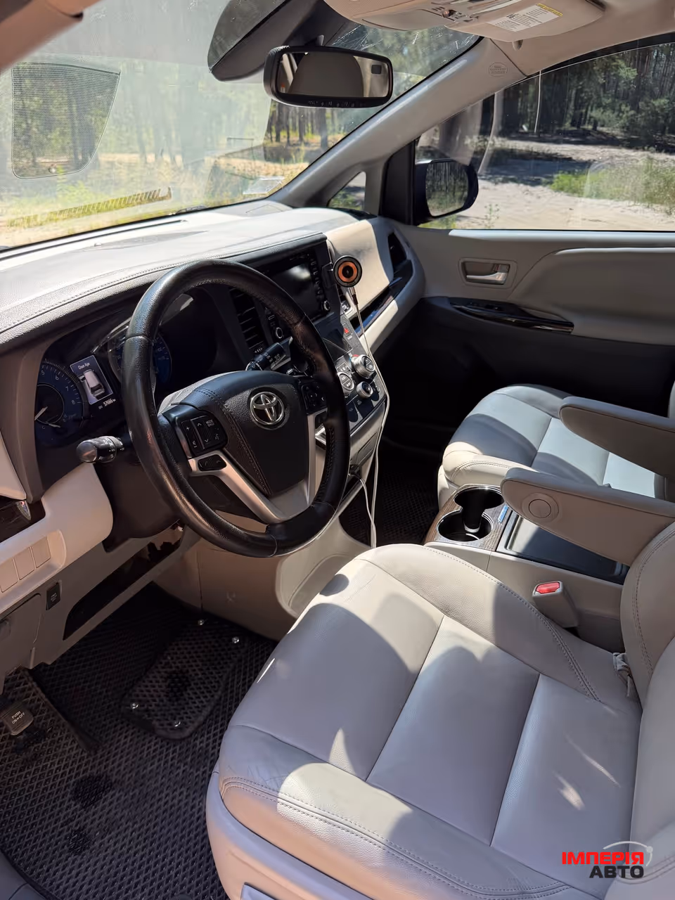 Toyota Sienna - фото 16