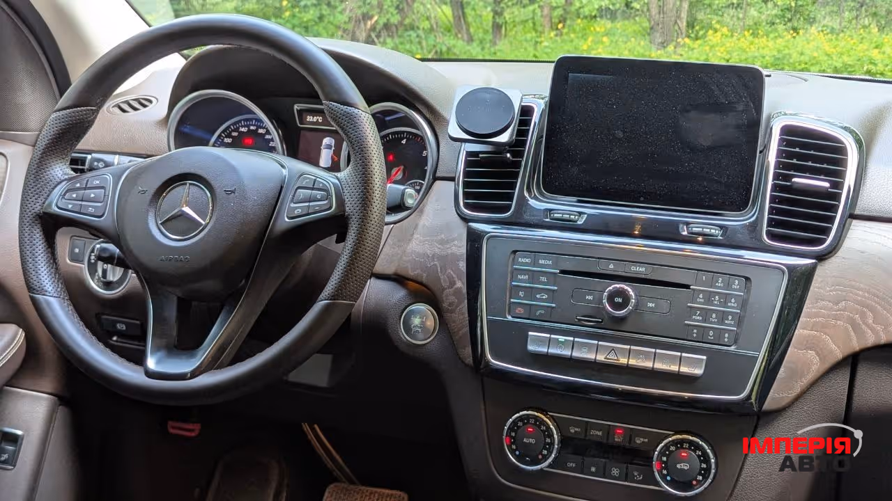 Mercedes-Benz GLE - фото 15