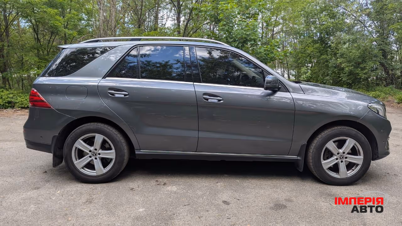 Mercedes-Benz GLE - фото 10