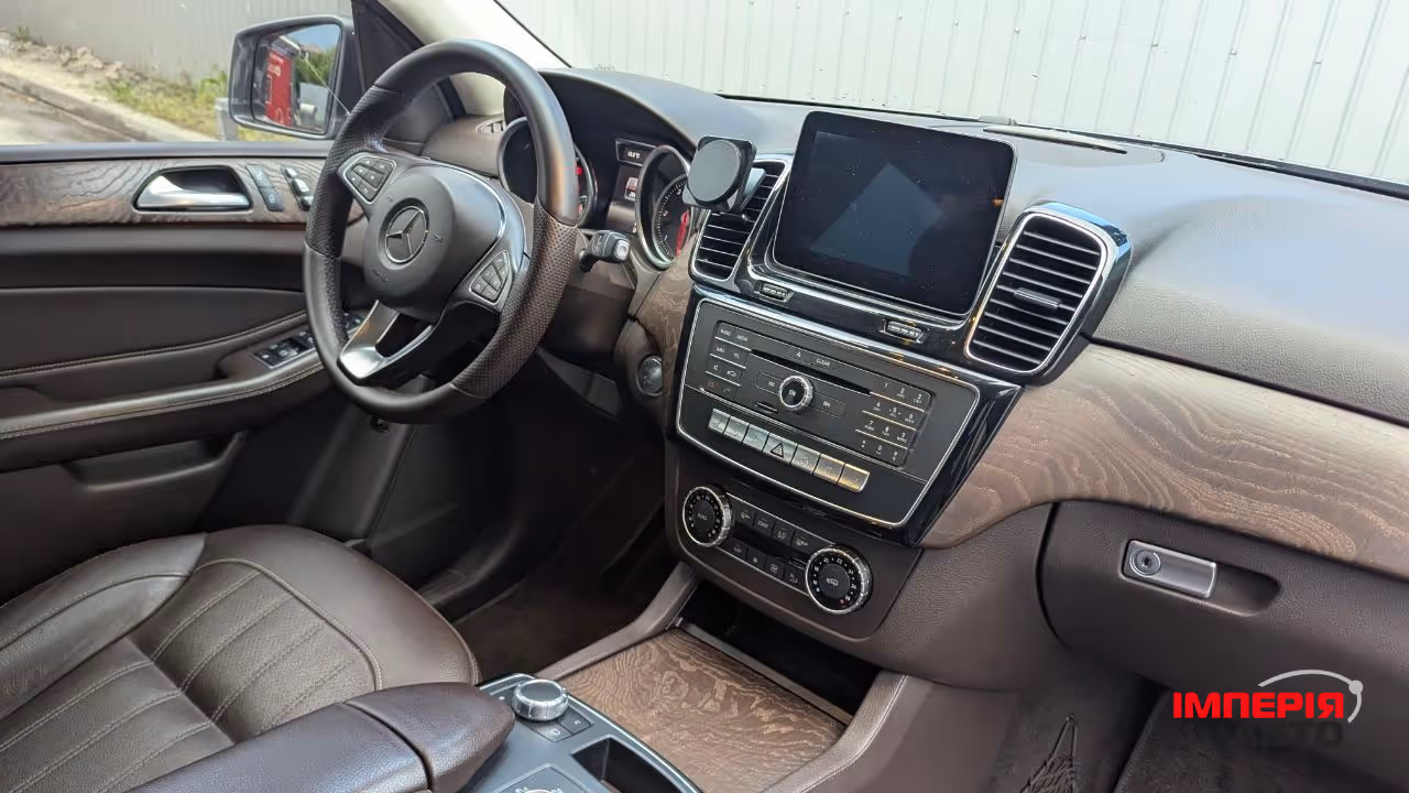 Mercedes-Benz GLE - фото 19