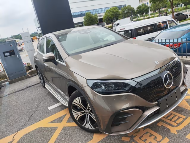 Mercedes-Benz EQE SUV - зображення 2