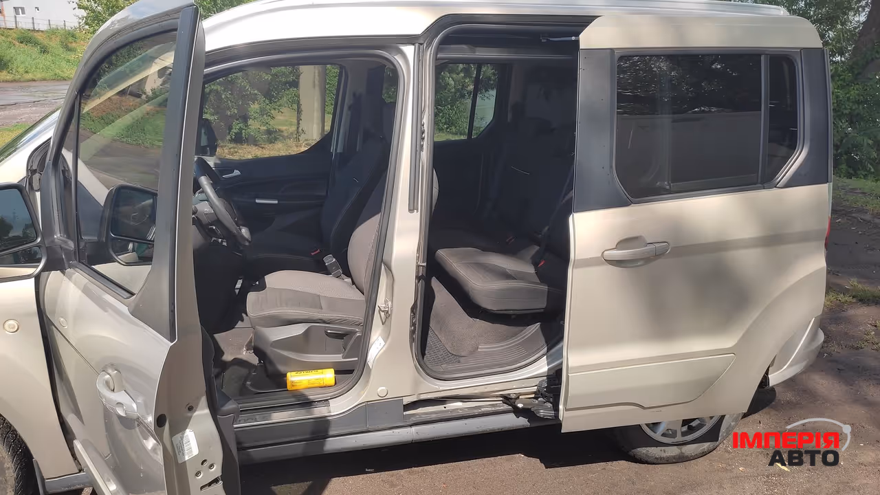 Ford Tourneo Connect - фото 22