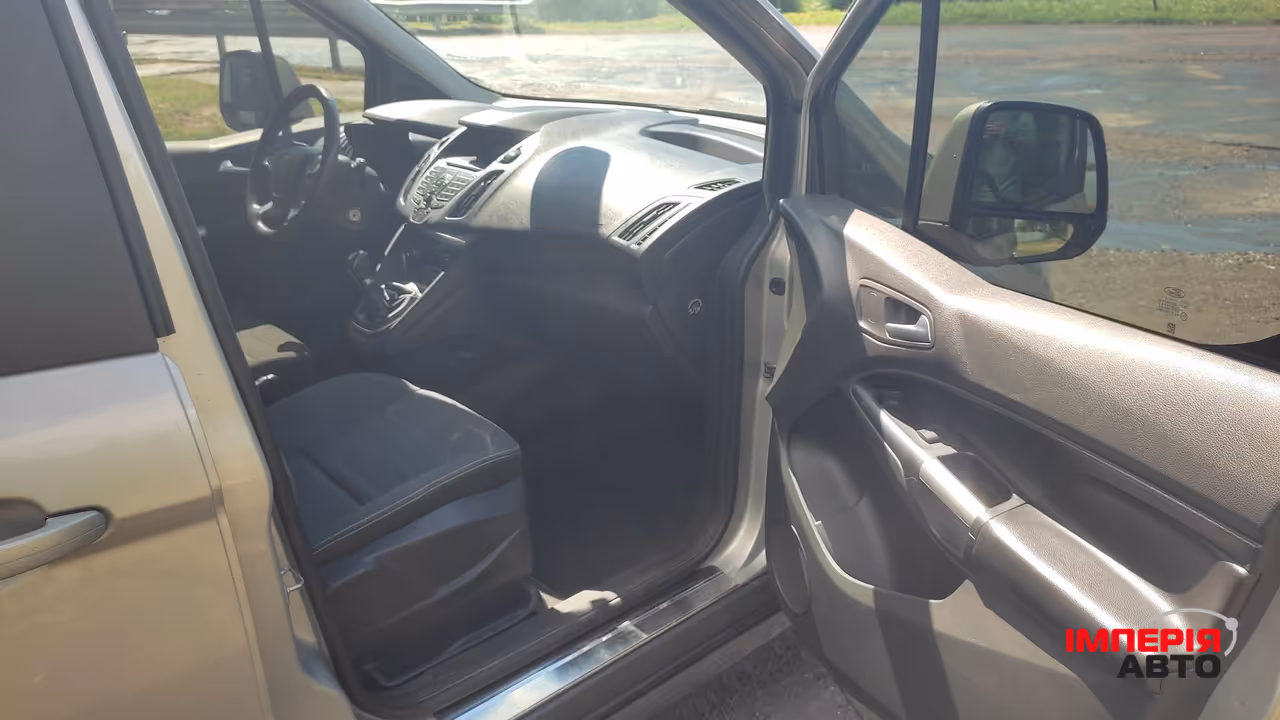 Ford Tourneo Connect - фото 7