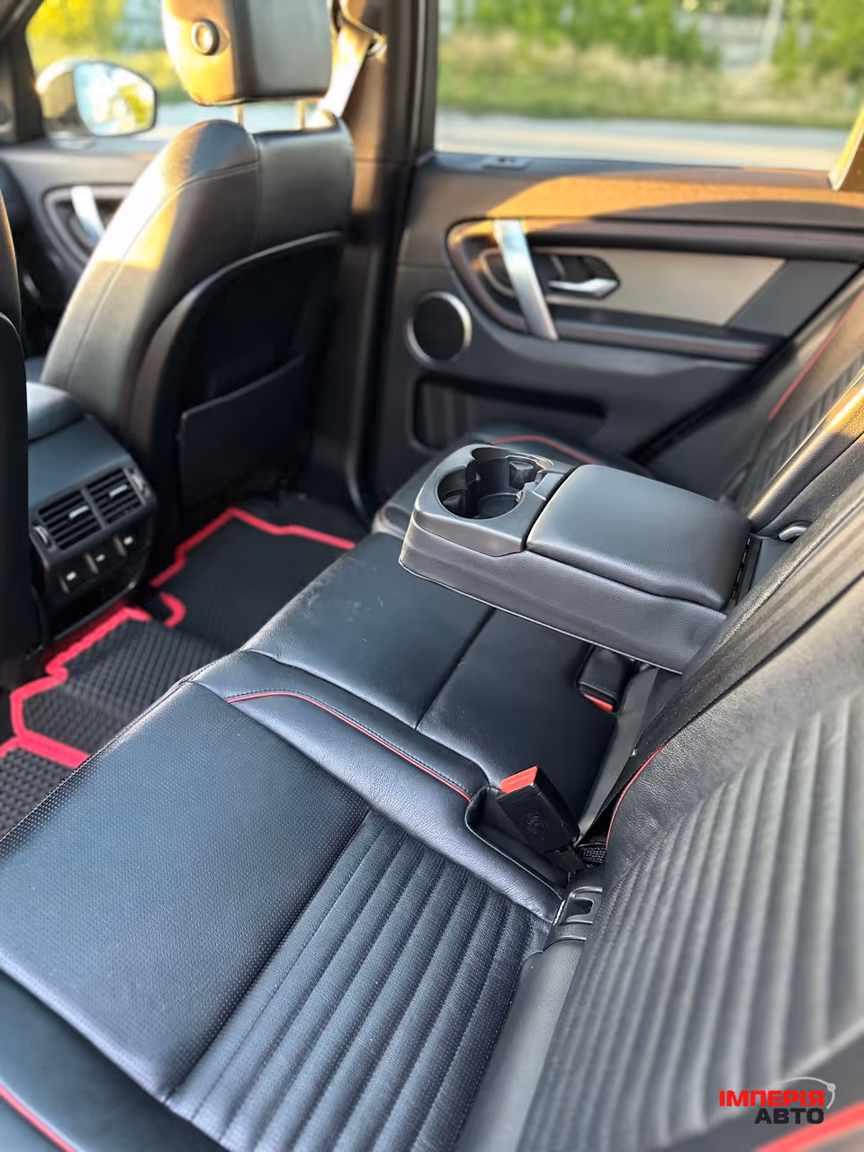 Land Rover Discovery Sport - фото 21