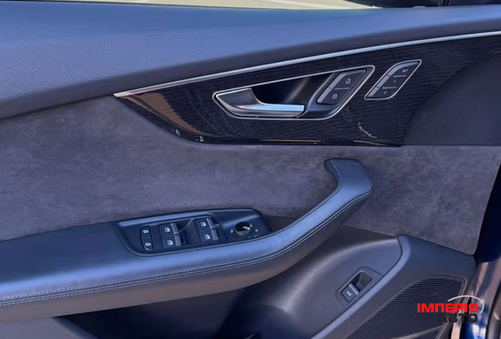 Audi Q8 - фото 6