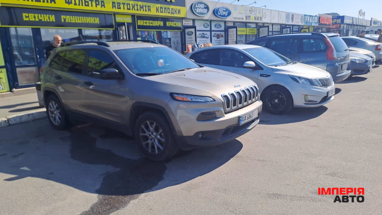 Jeep Cherokee - фото 4