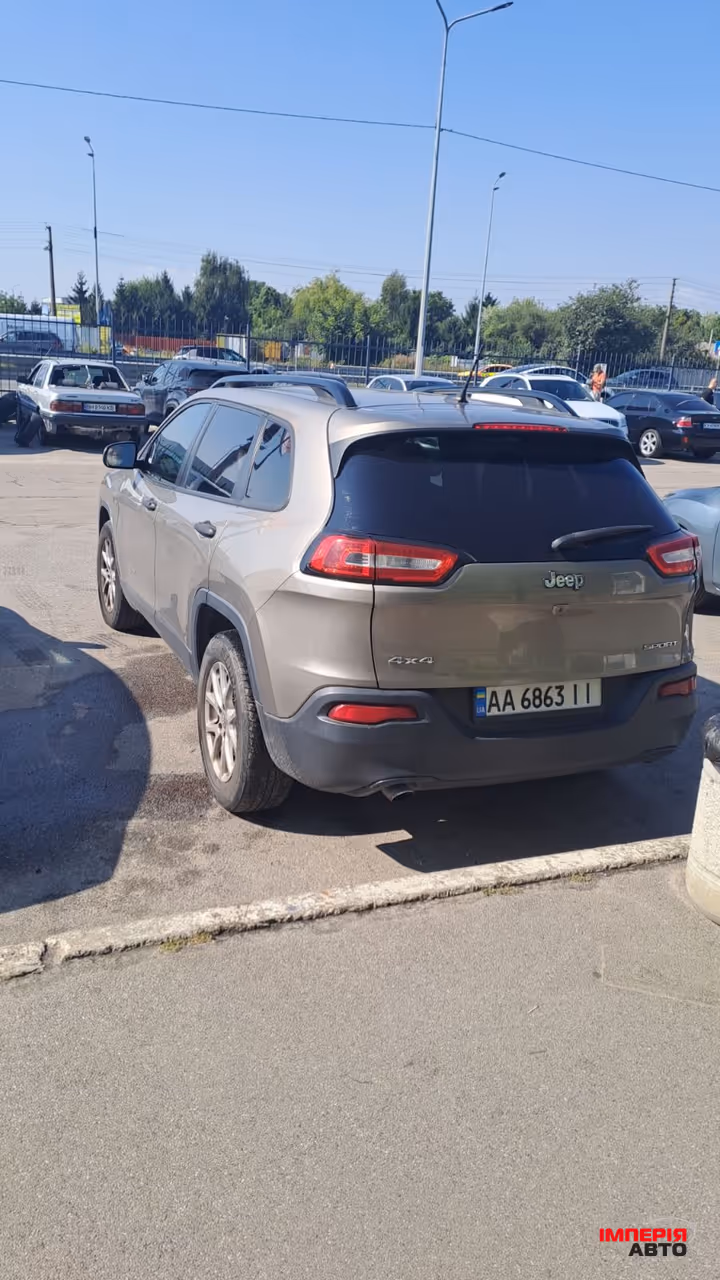Jeep Cherokee - фото 5