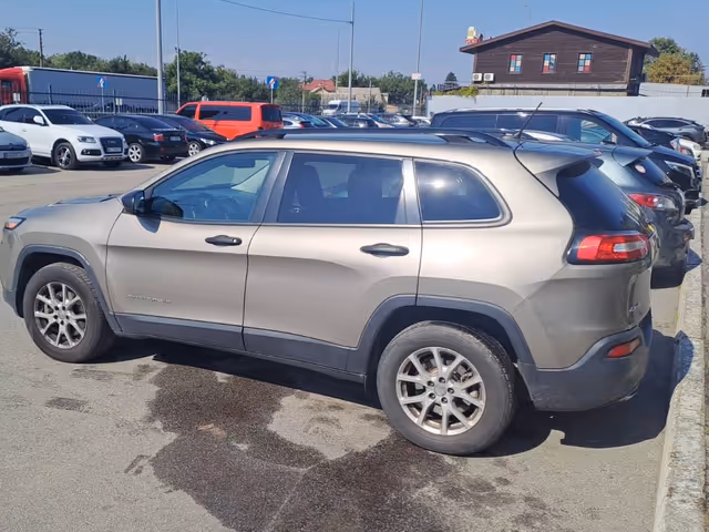 Jeep Cherokee - зображення 3