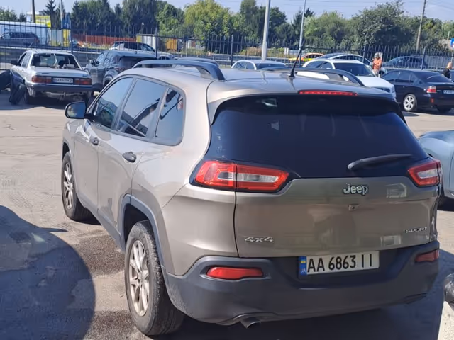 Jeep Cherokee - зображення 5