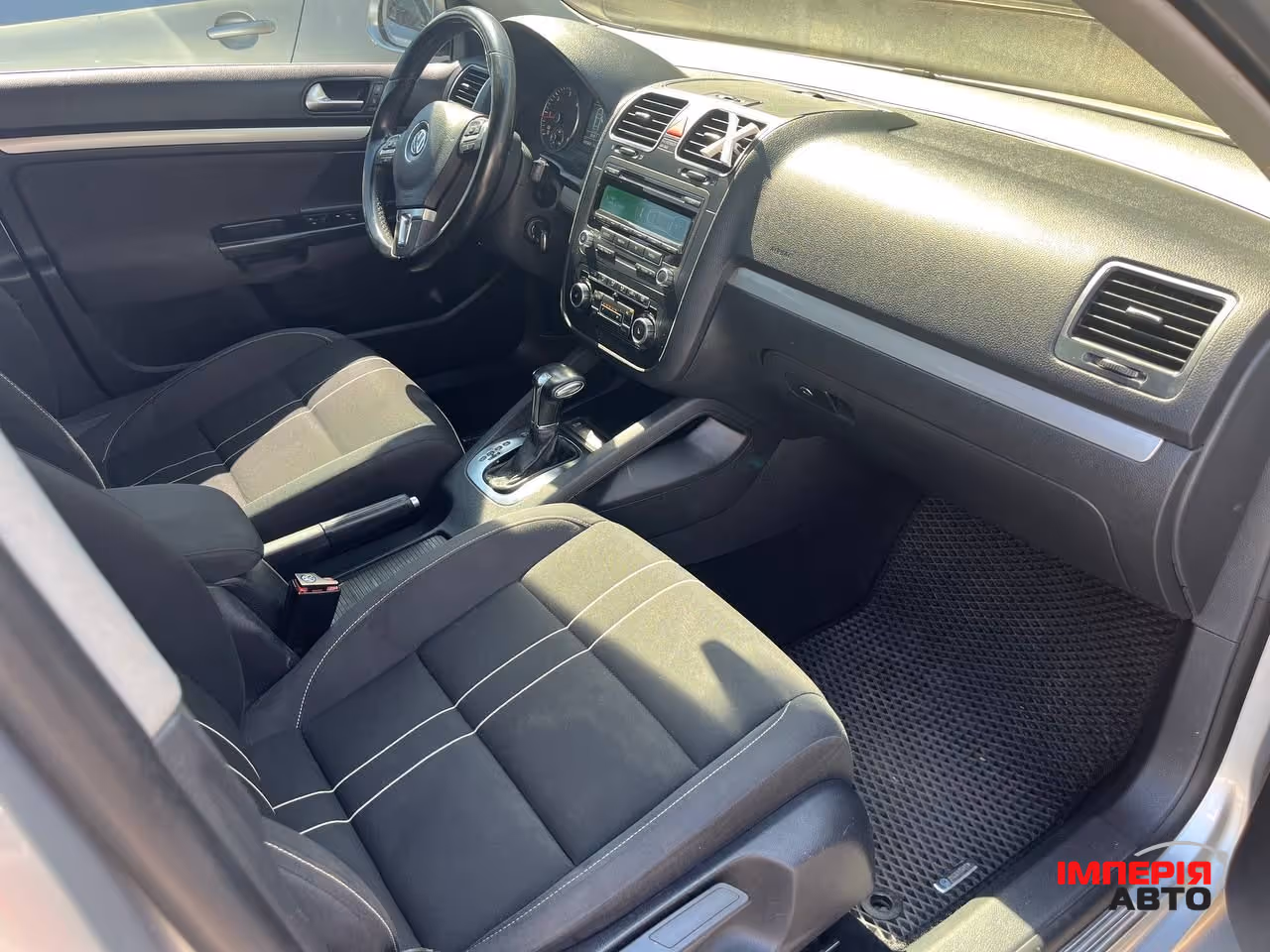 Volkswagen Jetta - фото 8
