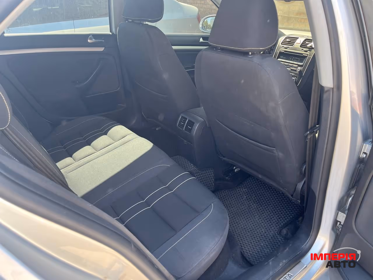 Volkswagen Jetta - фото 10