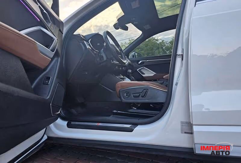 Audi Q3 - фото 6