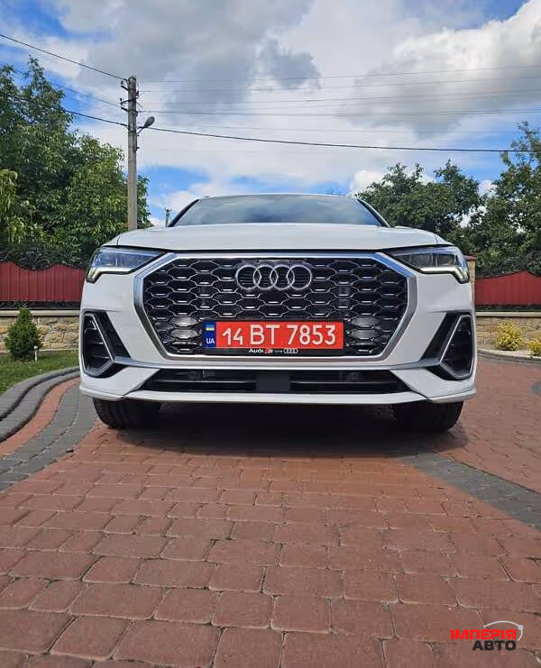 Audi Q3 - фото 8