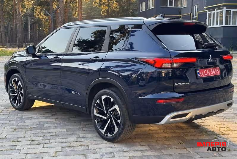 Mitsubishi Outlander - фото 8